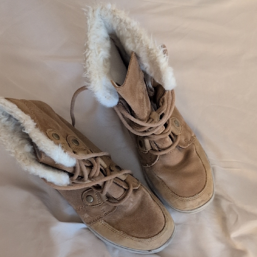 Women's Tan Suede Boots with Faux Fur Lining